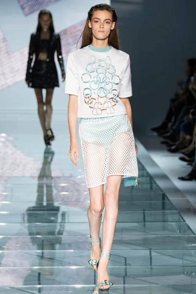 Look 22